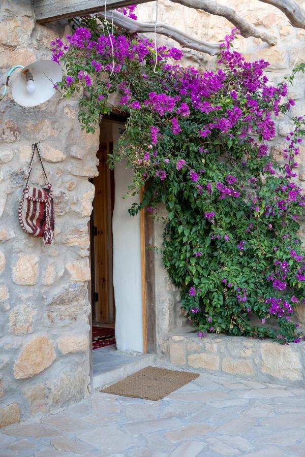 Beit Al Taybeh Hotel Aţ Ţayyibah Exterior foto